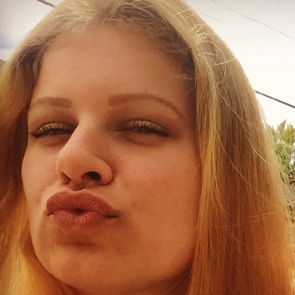 saramcneely108